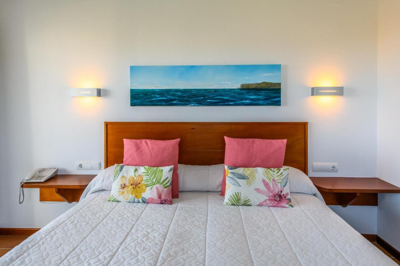 Hotel Sol Ixent - Adults Only Кадакес Екстериор снимка